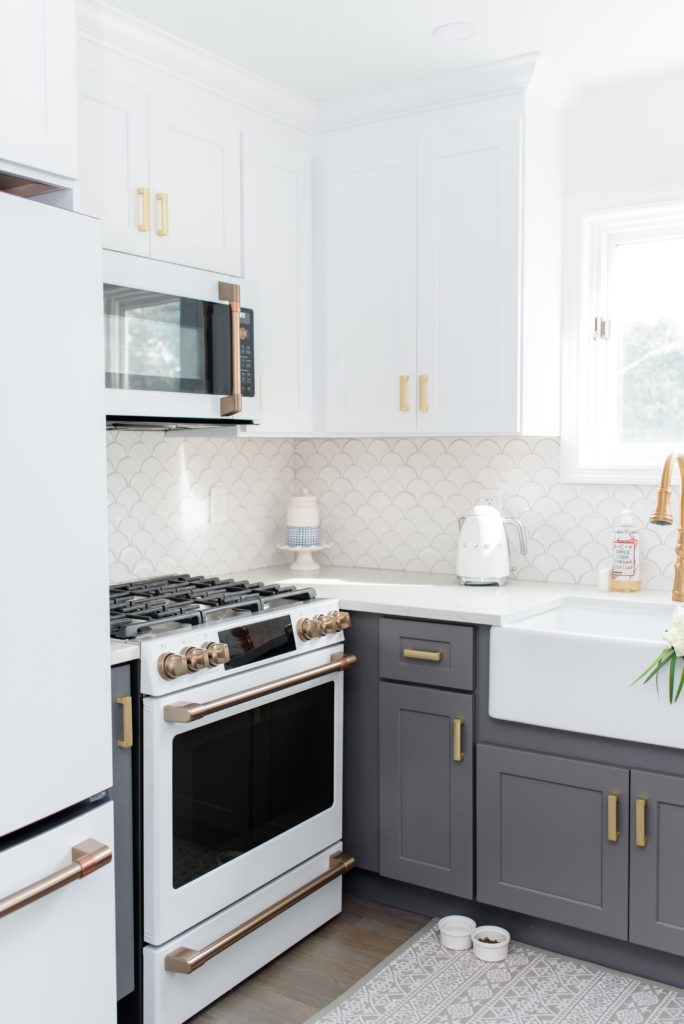 My Cozy Coastal Inspired Kitchen Reveal • Check out my cozy coastal inspired kitchen and find out all the details about my Cafe Appliances from County TV & Appliance. 