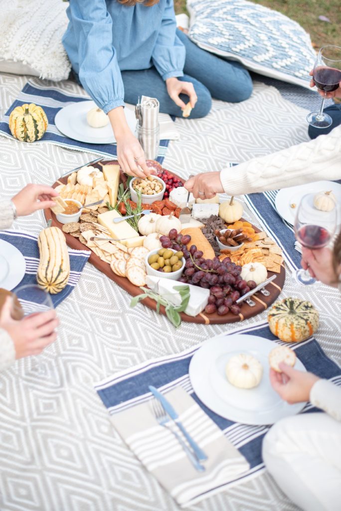 How To Throw The Perfect Fall Picnic With Annie Selke on Style Inherited 